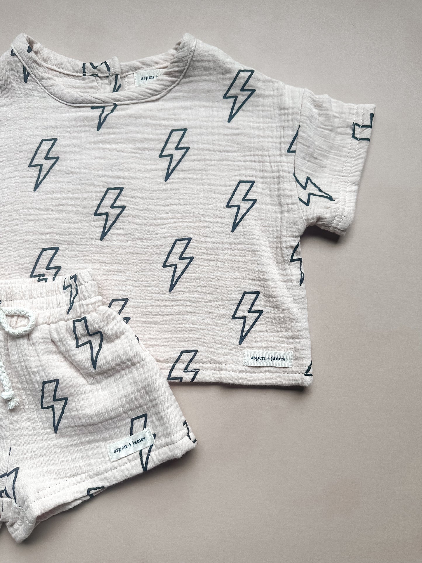 100% Muslin Cotton Short Set - Lightning Fast