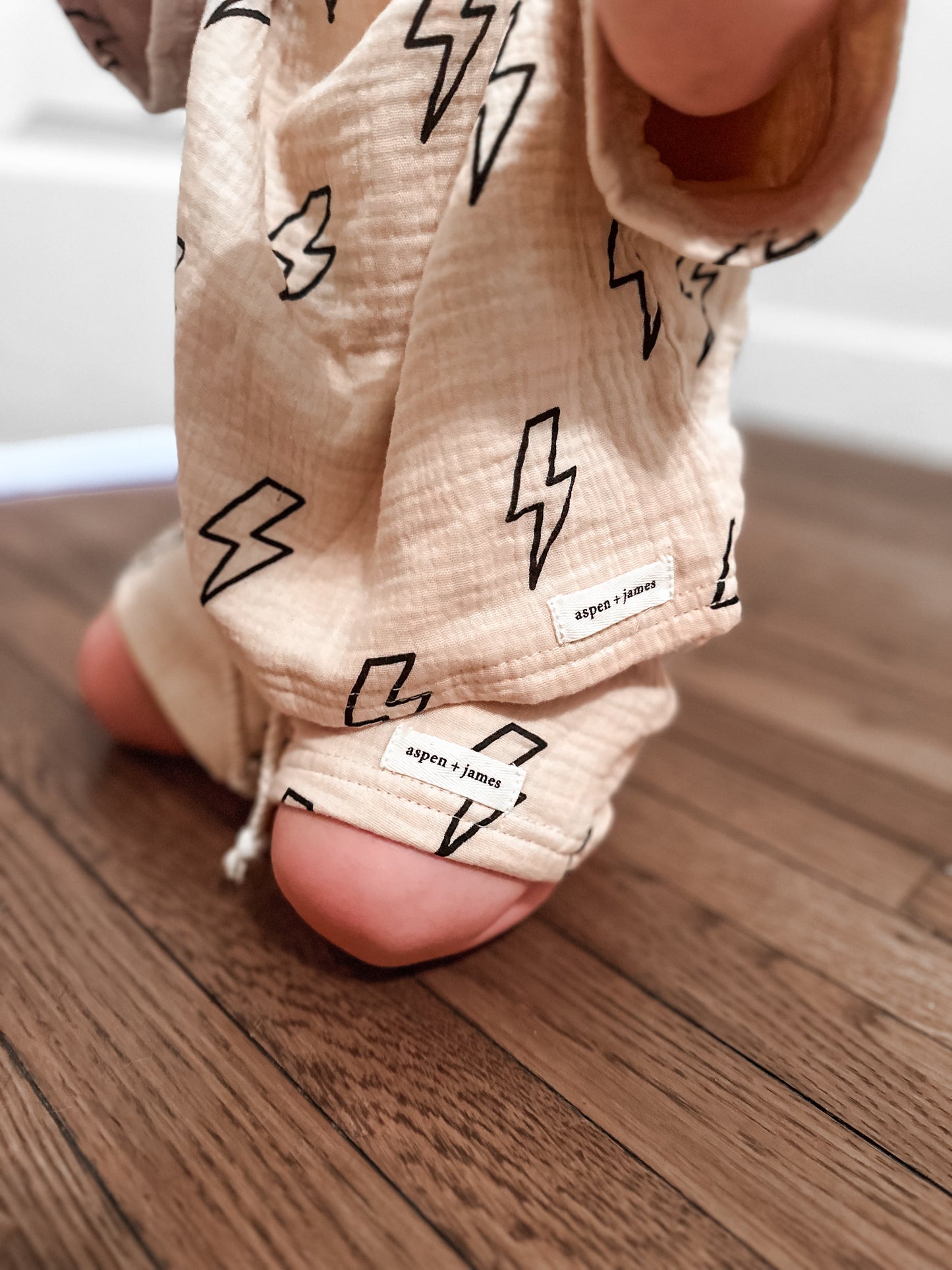 100% Muslin Cotton Short Set - Lightning Fast