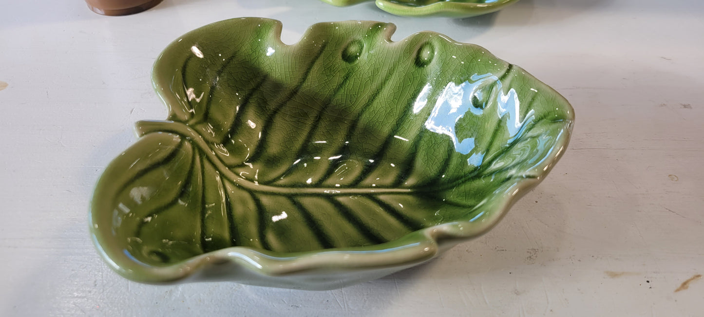 Leaf dishware